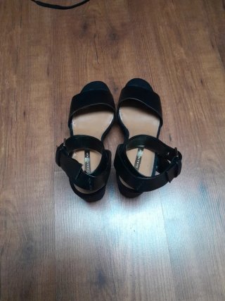 Sandalias de cuña negras