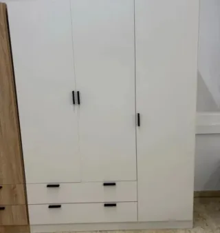 Armarios nuevos blancos