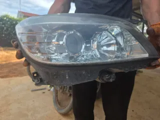 Faro delantero Mercedes A204