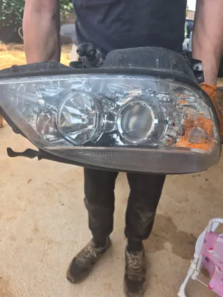 Faro delantero Mercedes A204