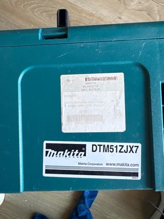 Amoladora Makita 10.8V a batería con disco