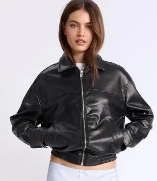 Chaqueta cuero Stradivarius oversize M