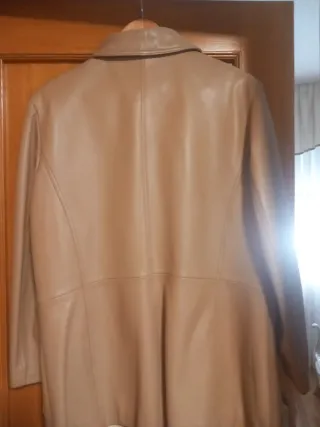 Chaqueta de piel beige