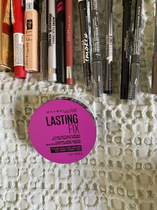 Lote de 51 piezas de maquillaje primeras marcas