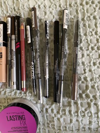 Lote de 51 piezas de maquillaje primeras marcas