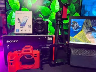 Sony Alpha 7II +Portátil +Micrófono +Trípode 550€