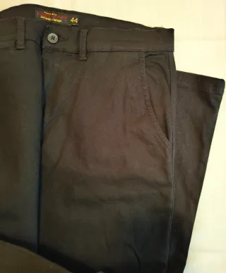 Pantalones tipo chinos hombre