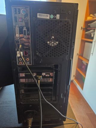 Torre PC ASUS ROG i7 24GB RAM SSD GTX