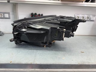 Faro Derecho Mercedes GLE W167 (2019-2023)