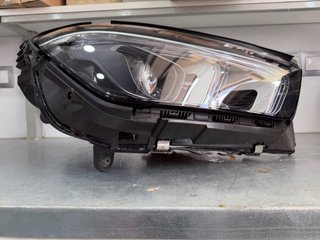 Faro Derecho Mercedes GLE W167 (2019-2023)