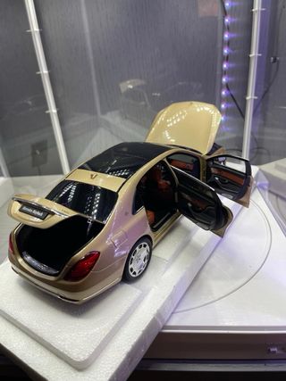 Coche a escala 1:18 Mercedes-Maybach S600