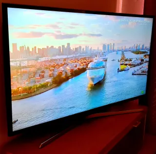 Televisor Samsung Negro y Plateado, semi nuevo