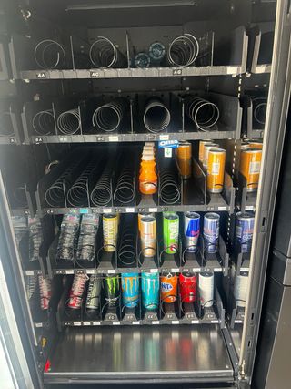 Máquina expendedora y de café Azkoyen. Vending