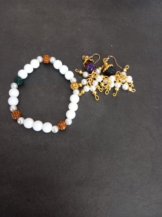 Braccialetti e orecchini fatti a mano