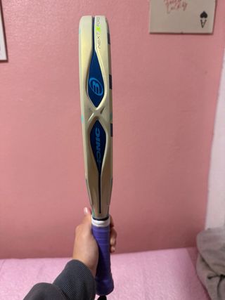 Pala Bullpadel Ionic Light 26 Mujer