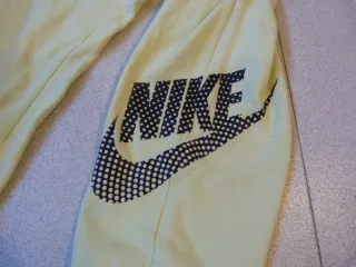 Chándal Nike amarillo