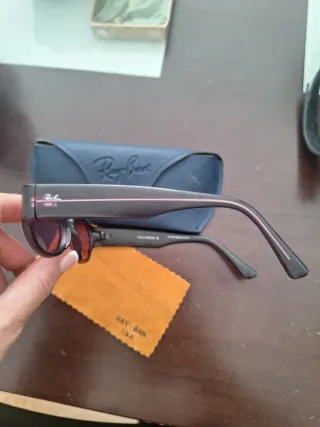 Gafas de sol Ray-Ban moradas