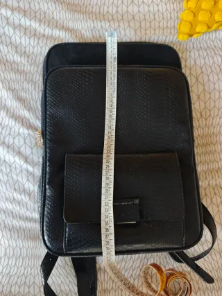 Mochila para portátil con diseño de piel