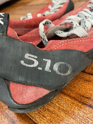 Botas de montaña 5.10 rojas