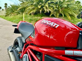 Ducati Monster 797 +