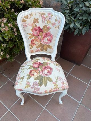 Silla antigua floral madera y tela