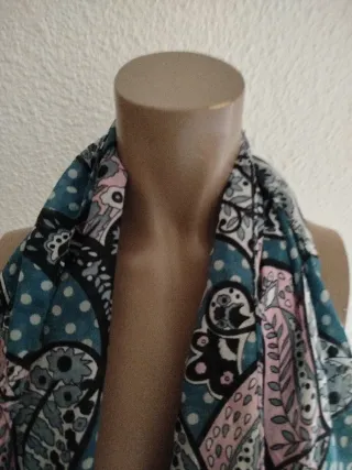 Pañuelo estampado paisley rosa y verde azulado