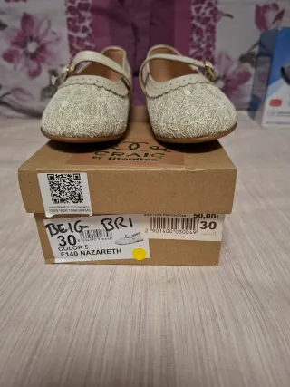 Zapatos beige niña talla 30