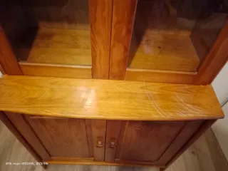 PRECIO NEGOCIABLE Mueble Vitrina Madera