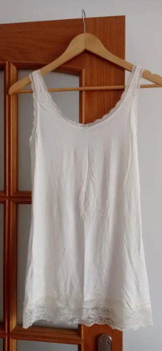 Camiseta tirantes United Colors of Benetton encaje