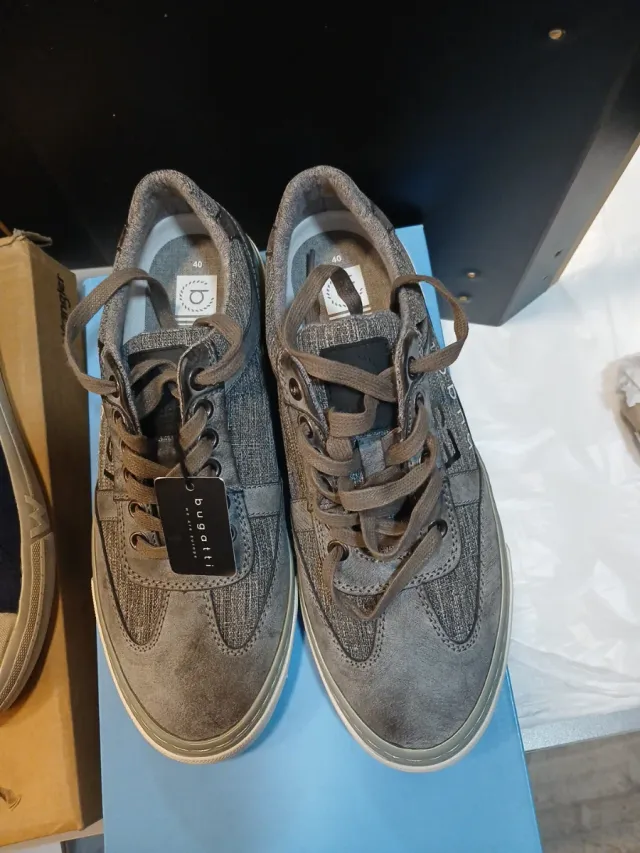 OFERTAS TAlla 44 Lote 3 pares zapatillas deportiva