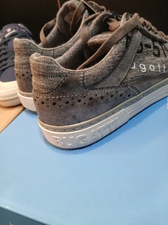 OFERTAS TAlla 44 Lote 3 pares zapatillas deportiva