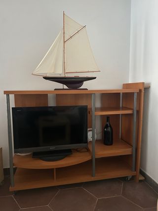 Mueble salón-comedor 140x110x46cm.