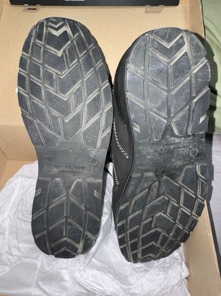 Calzado de seguridad Diadora negro y amarillo