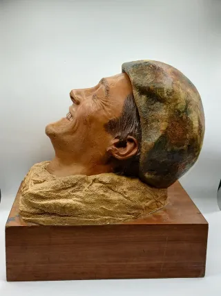 Cabeza de Escultura Detallada