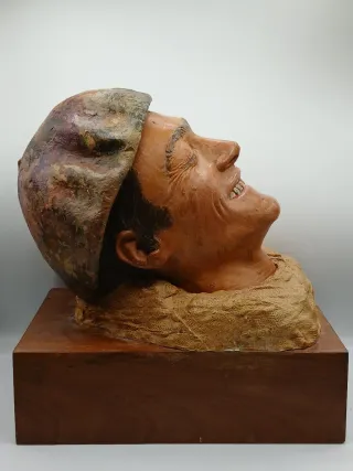 Cabeza de Escultura Detallada