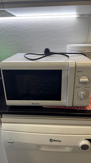 Microondas blanco