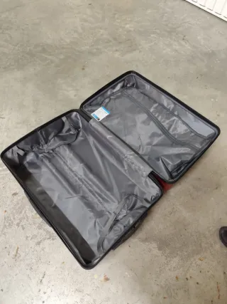 Maleta grande roja para facturar