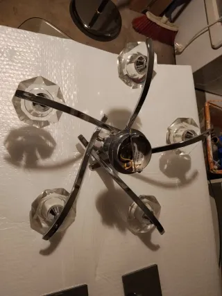 Lámparas de techo y mesita cristal y metal