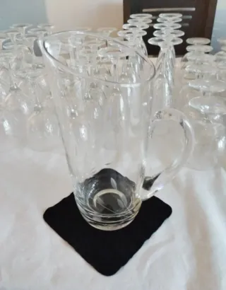 Vajilla porcelana blanca/ oro +  juego cristaleria