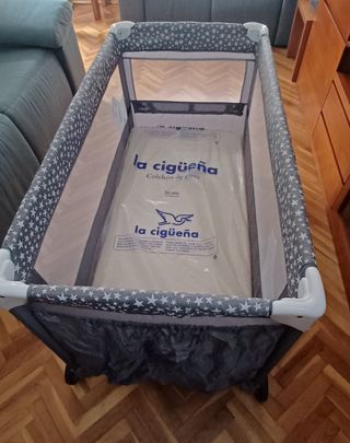 Cuna viaje plegable 2 niveles + colchón