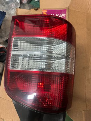 Piloto trasero izquierdo T5