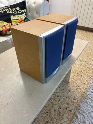 Pareja Altavoces Thomson Kevlar