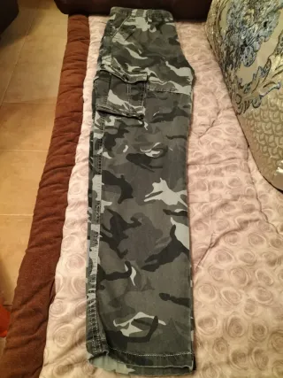 Pantalón militar camuflaje nuevo