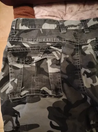 Pantalón militar camuflaje nuevo