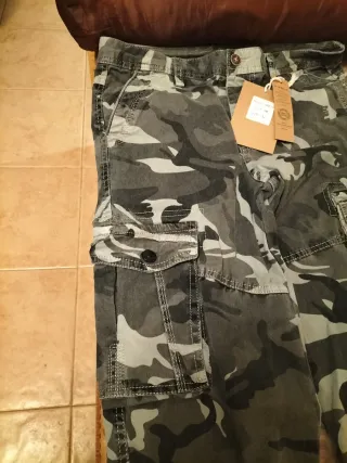 Pantalón militar camuflaje nuevo