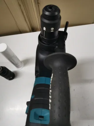 Martillo ligero sds-plus Makita 36V (18vx2).