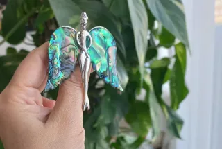 Broche y Colgante Nácar Ángel Multicolor