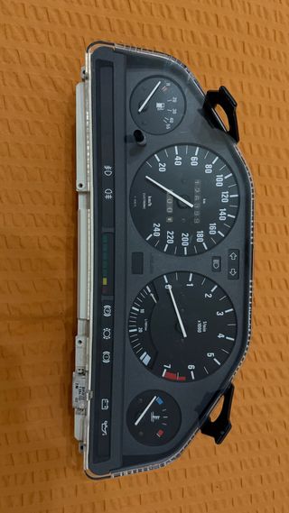 Cuadro de instrumentos BMW E30