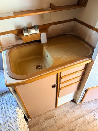 Mercedes-Benz 208d camper