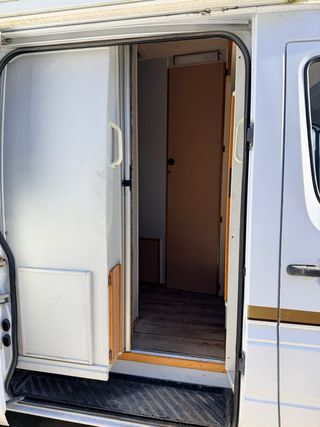 Mercedes-Benz 208d camper